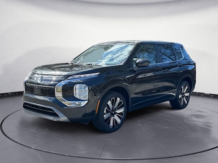 2025 Mitsubishi Outlander SE SUV