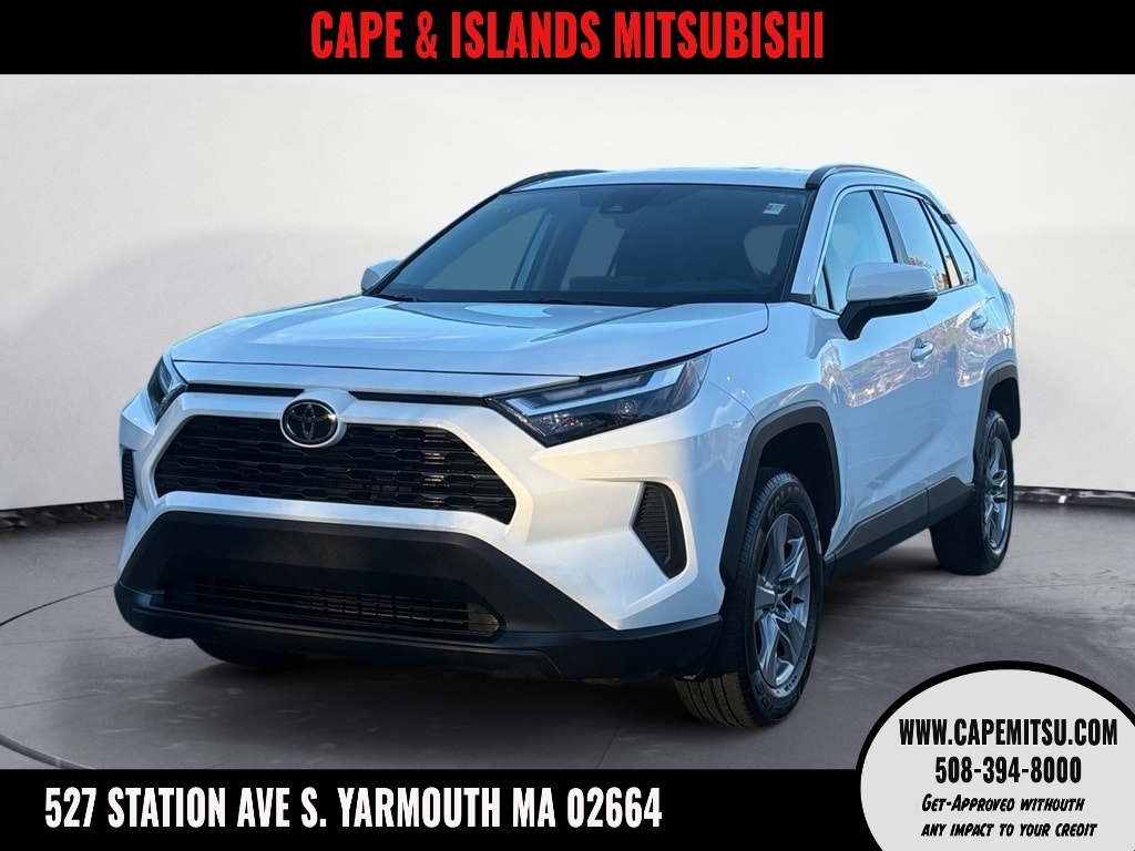 2024 Toyota RAV4 XLE's photo