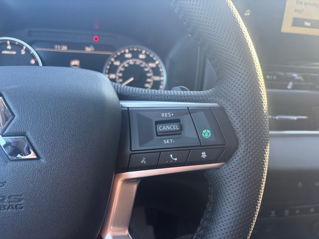 2026 Mitsubishi Outlander SE - Photo 17