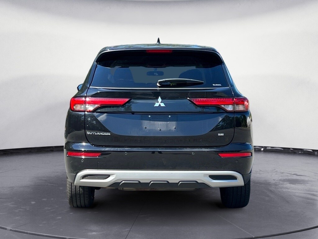 2024 Mitsubishi Outlander SE photo 4