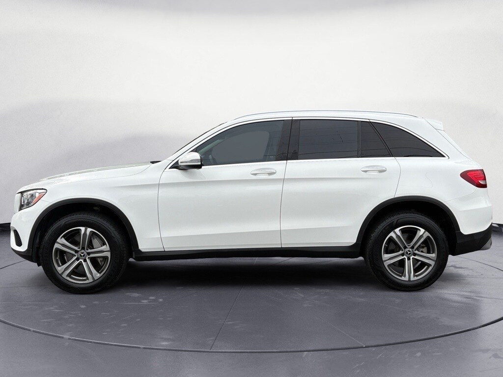 2019 Mercedes Benz GLC 300 photo 2