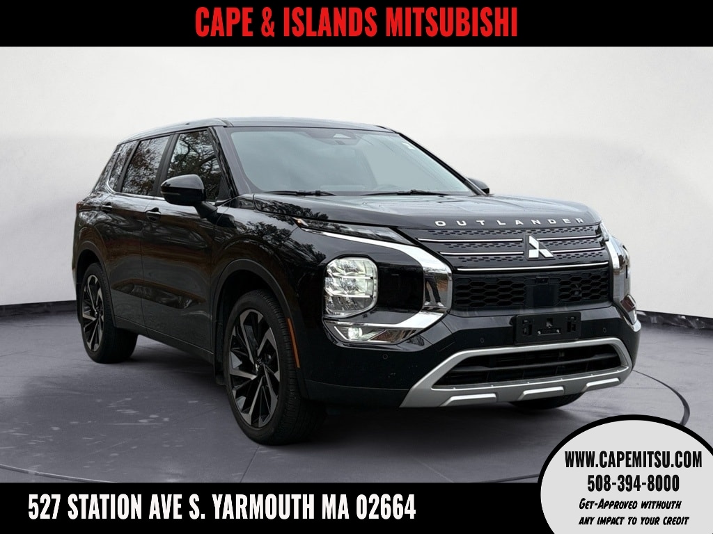 2023 Mitsubishi Outlander SE's photo