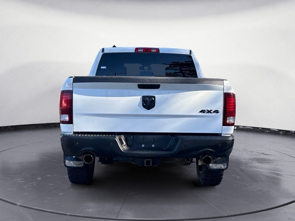 2022 Ram 1500 Classic SLT photo 3