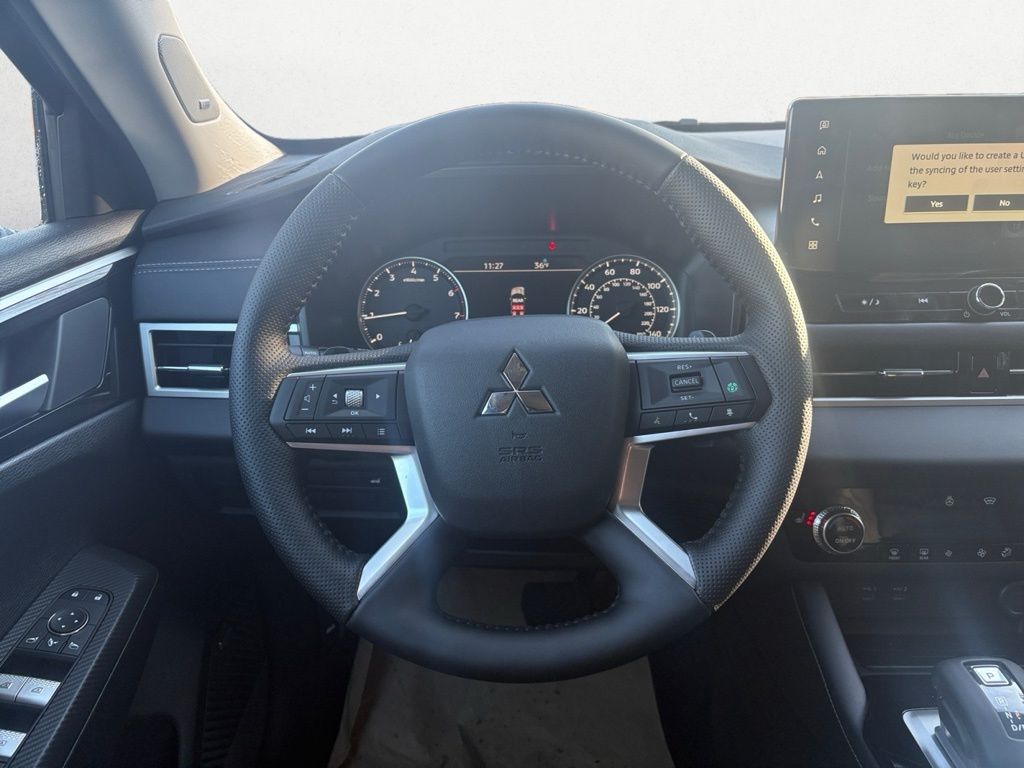 2026 Mitsubishi Outlander SE - Photo 14