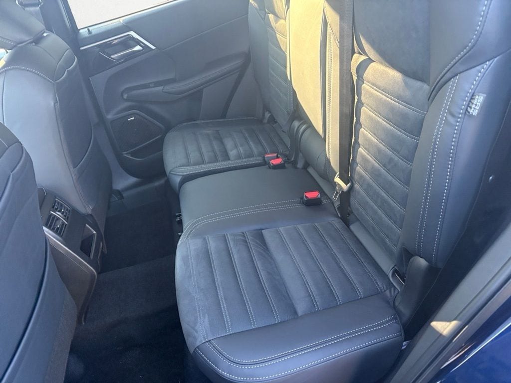 2026 Mitsubishi Outlander SE - Photo 13