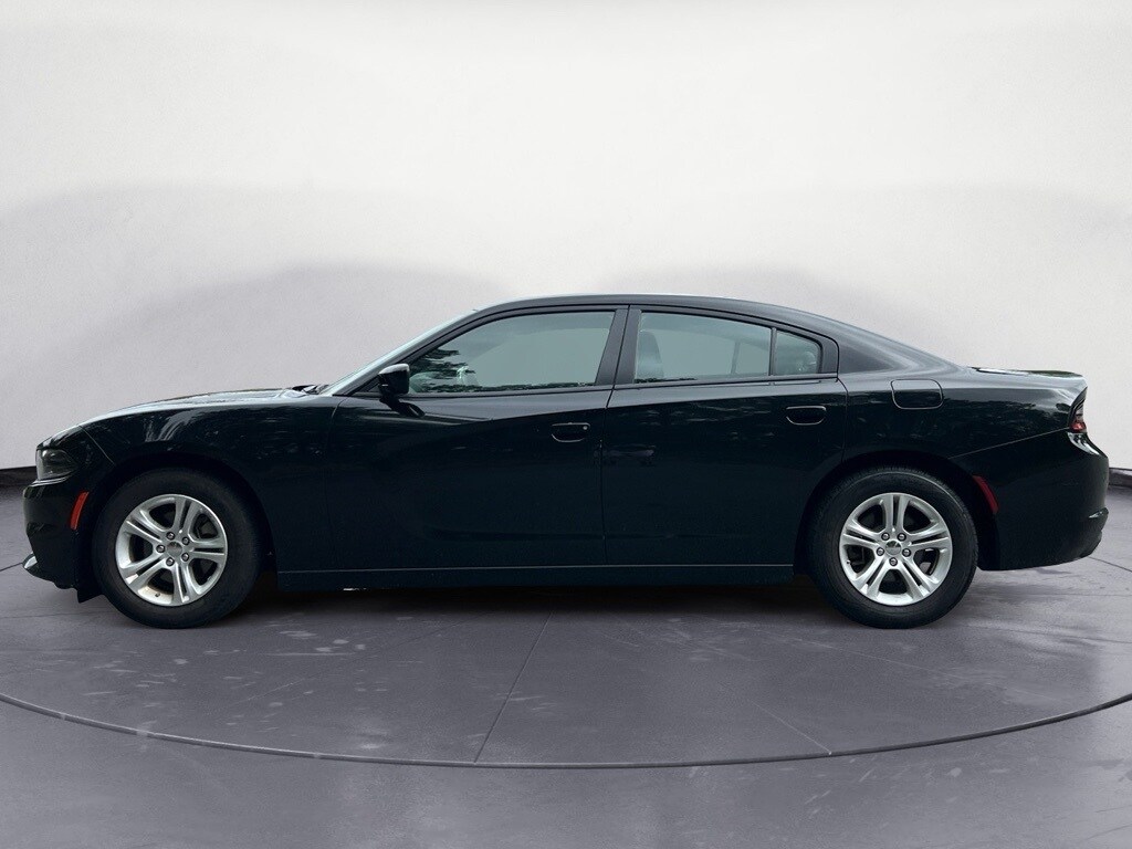 2022 Dodge Charger SXT photo 2