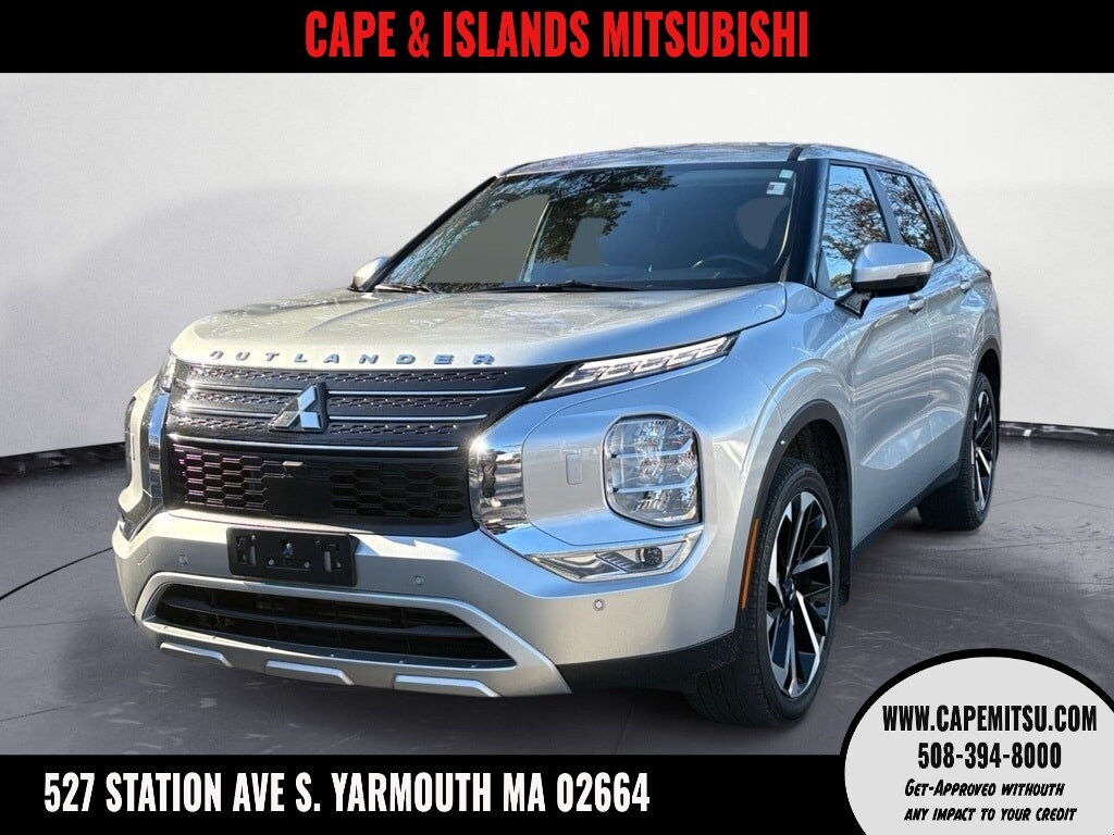 2023 Mitsubishi Outlander SE's photo