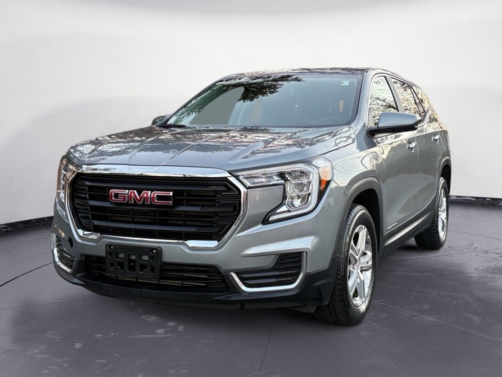 2024 GMC Terrain SLE's photo