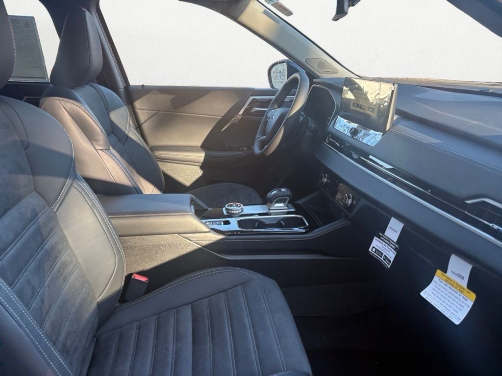 2026 Mitsubishi Outlander SE - Photo 12