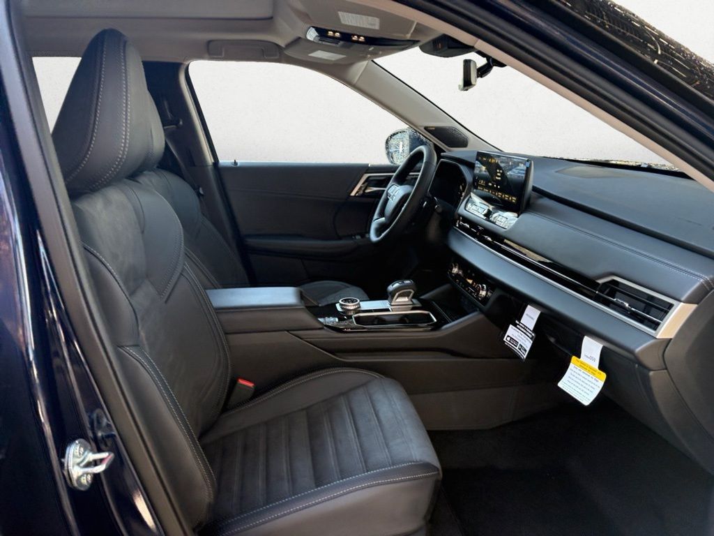 2026 Mitsubishi Outlander SE - Photo 11