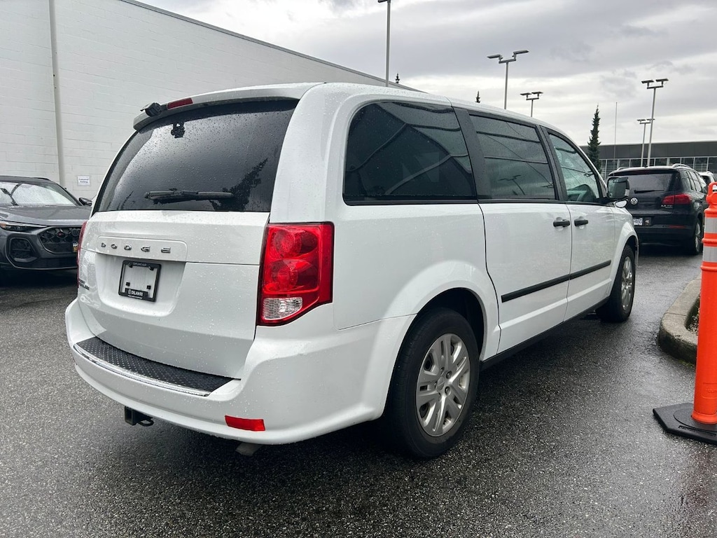 Used 2016 Dodge  Canada Value Package No Accidents, Low Kilometres! Wagon