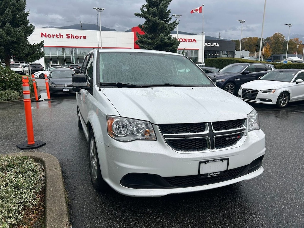 Used 2016 Dodge  Canada Value Package No Accidents, Low Kilometres! Wagon