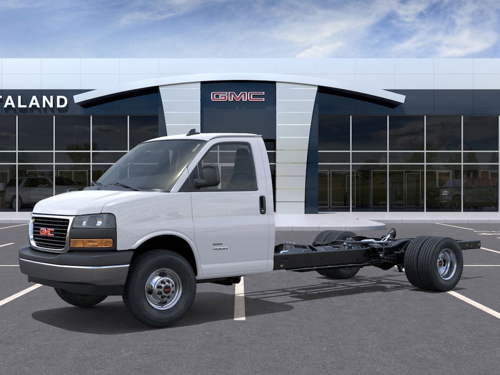 New 2025 GMC Savana Cutaway 3500 1WT Cutaway Van