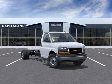2025 GMC Savana Cutaway 3500 1WT Cutaway Van
