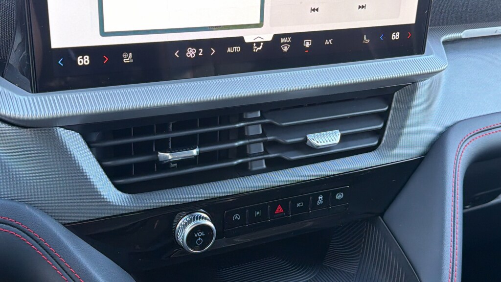 2026 Ford Explorer ST - Photo 14