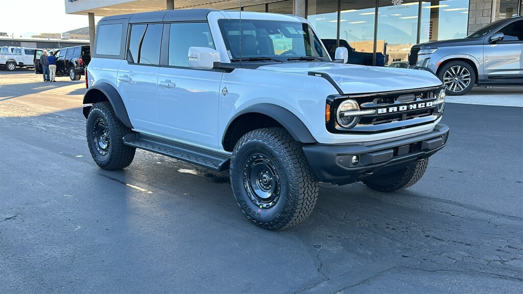 New 2025 Ford Bronco Outer Banks SUV