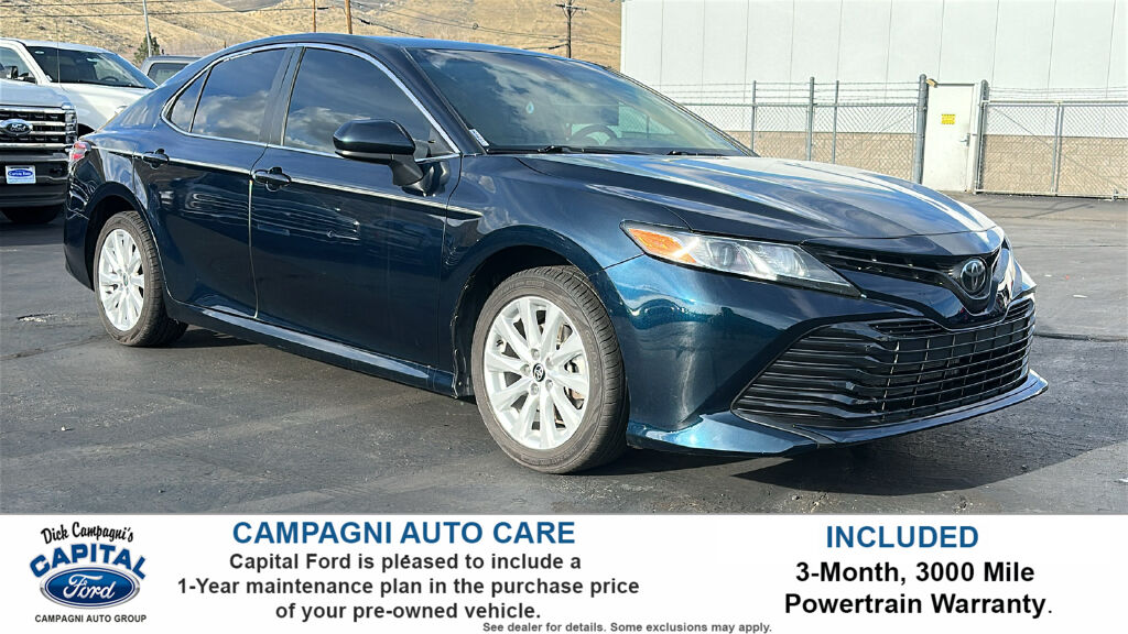 2020 Toyota Camry LE's photo