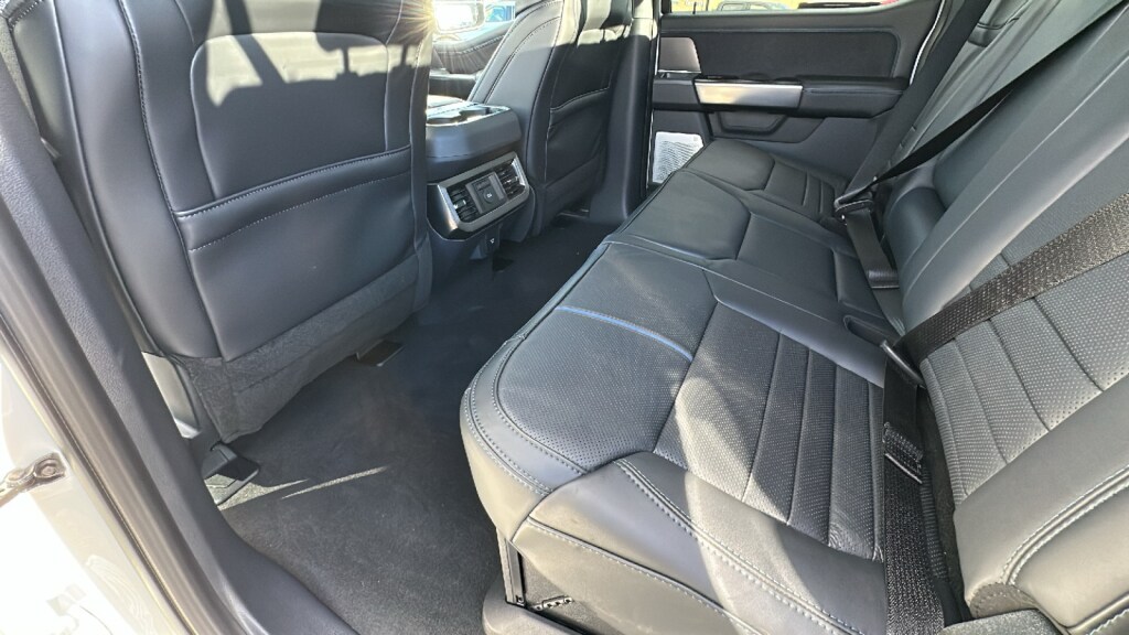 2026 Ford F-250 Super Duty Platinum - Photo 24