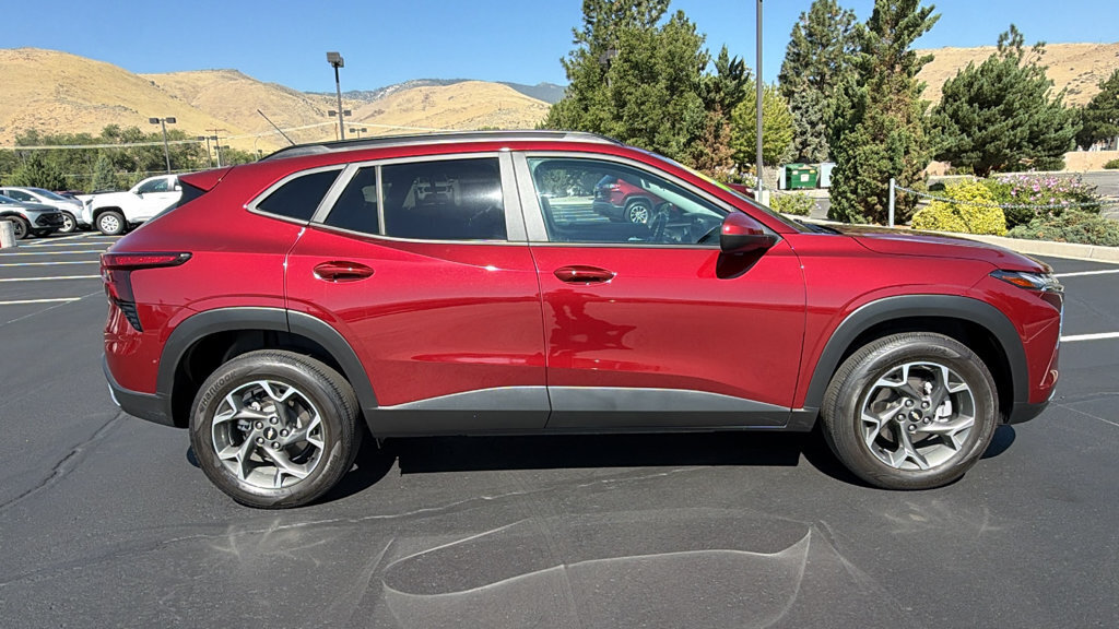 Used 2025 Chevrolet Trax LT Sport Utility