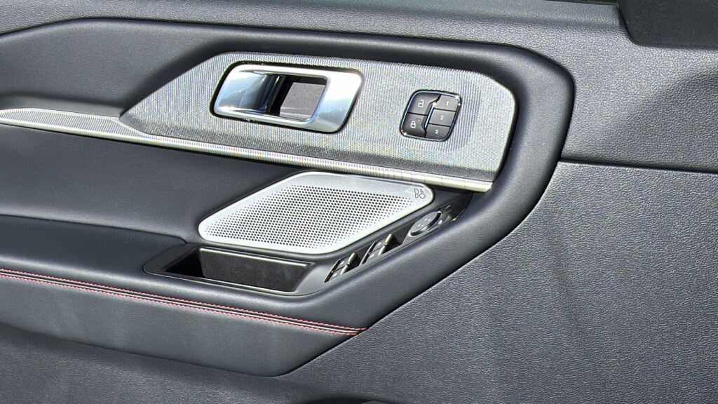 2026 Ford Explorer ST - Photo 22