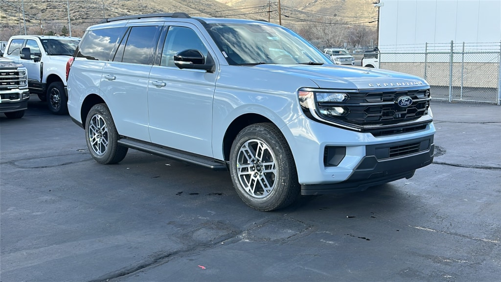 2025 Ford Expedition Active's photo