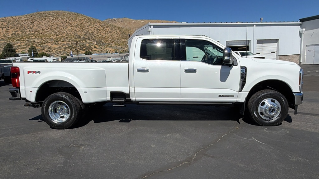 New 2026 Ford Super Duty F-350 Lariat