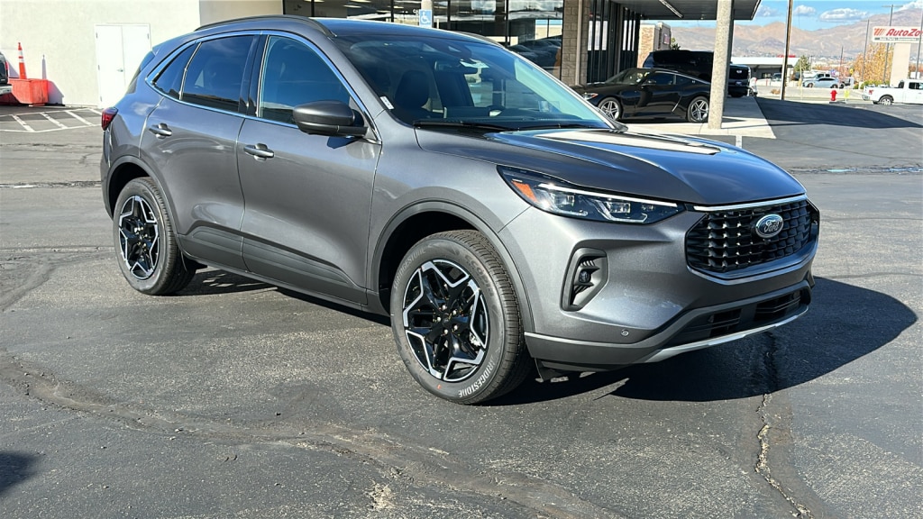 2026 Ford Escape Platinum's photo