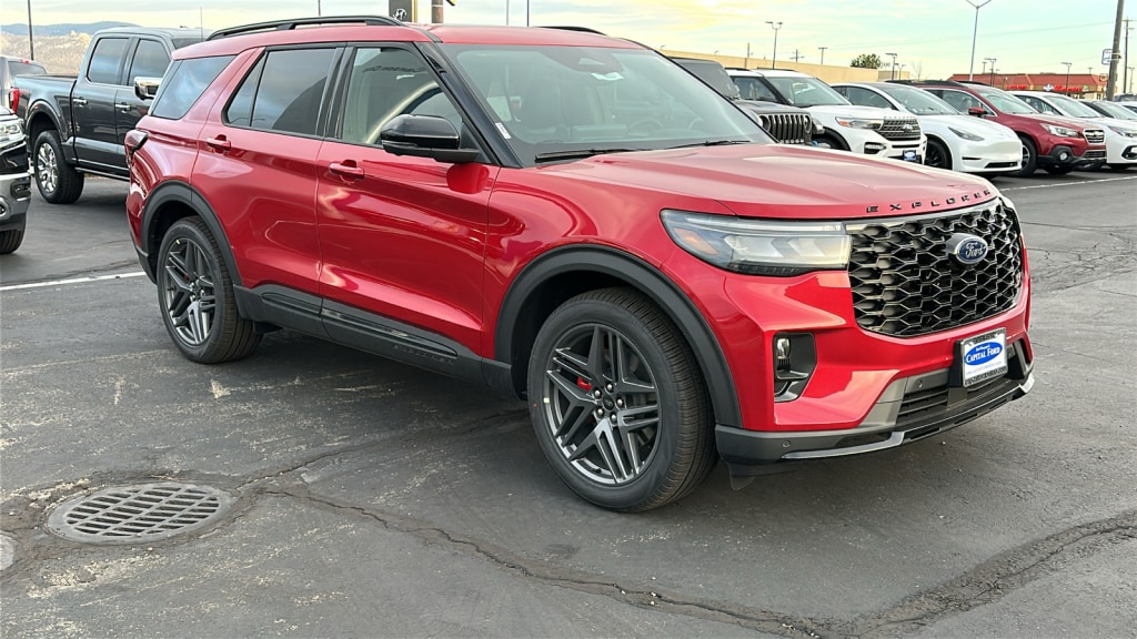 2025 Ford Explorer ST's photo