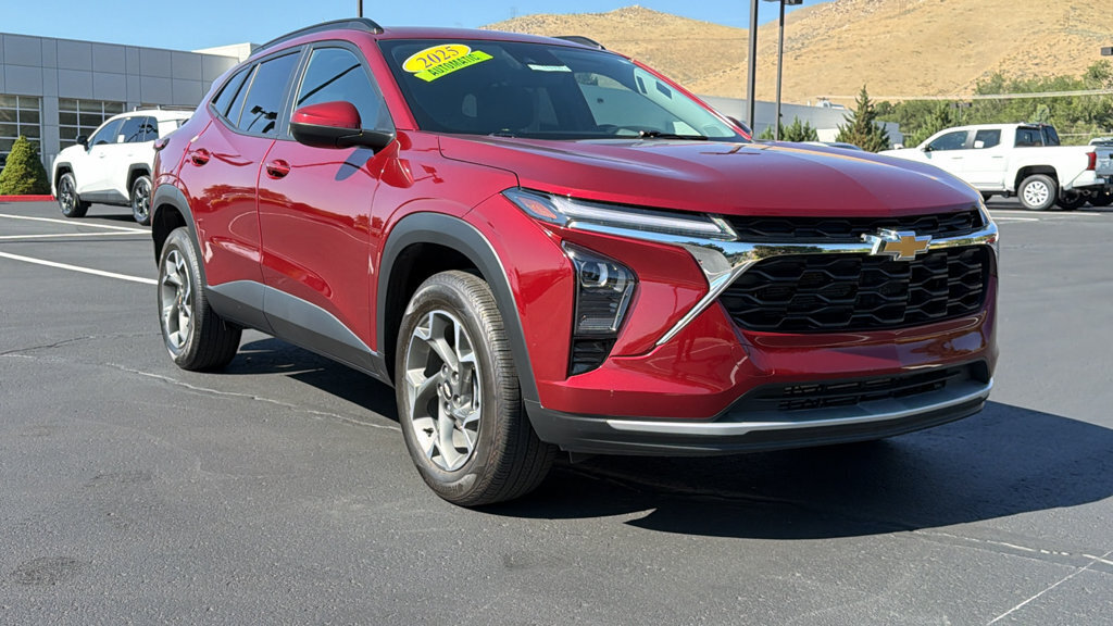 Used 2025 Chevrolet Trax LT Sport Utility