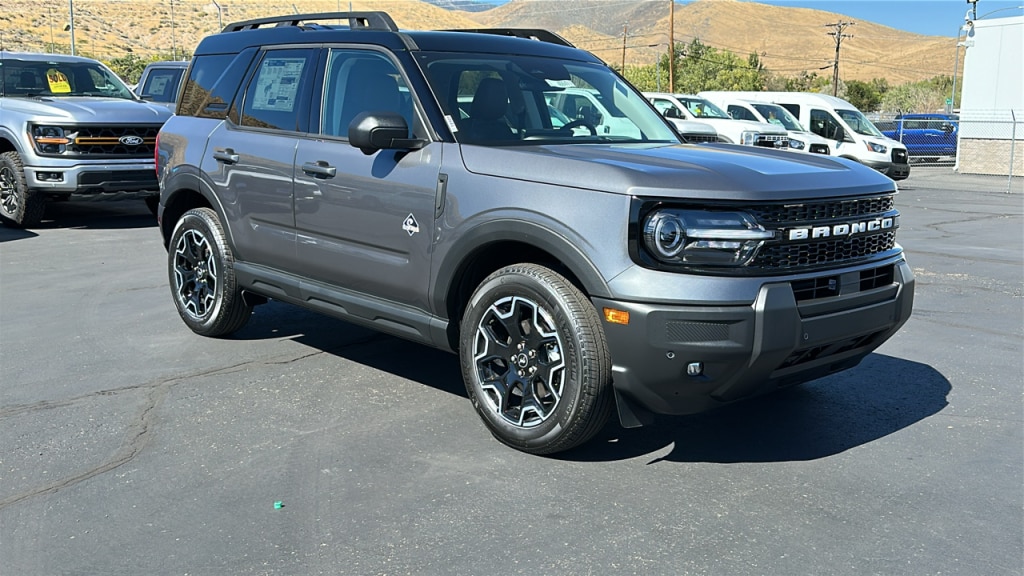 2025 Ford Bronco Sport Outer Banks's photo