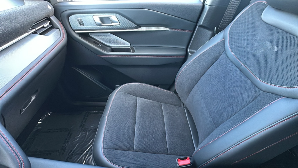 2026 Ford Explorer ST - Photo 12