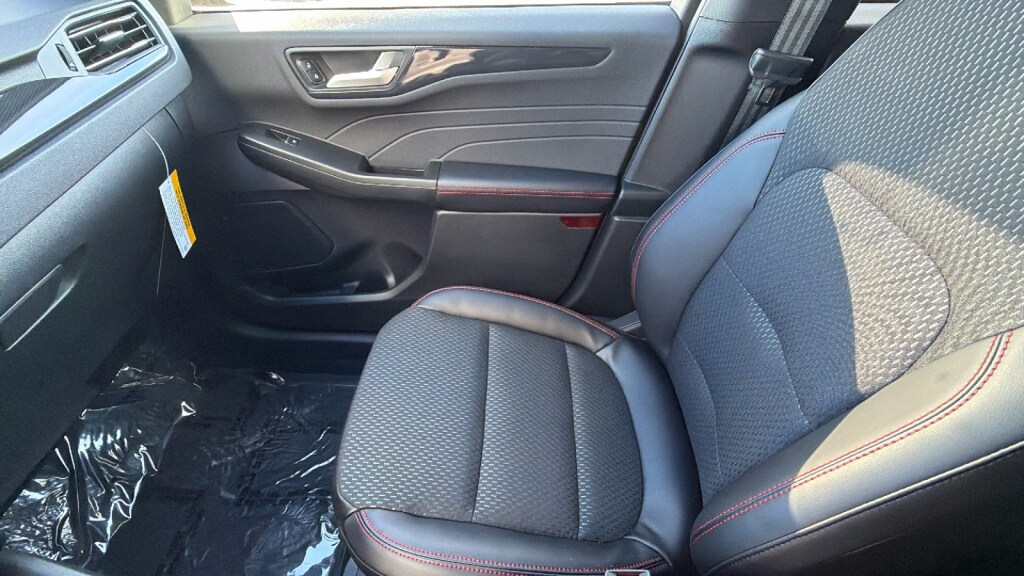 2026 Ford Escape ST-Line - Photo 12