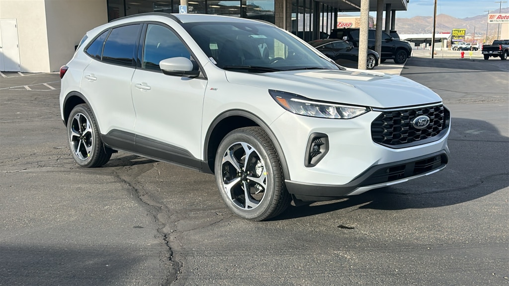 2026 Ford Escape ST-Line Select's photo