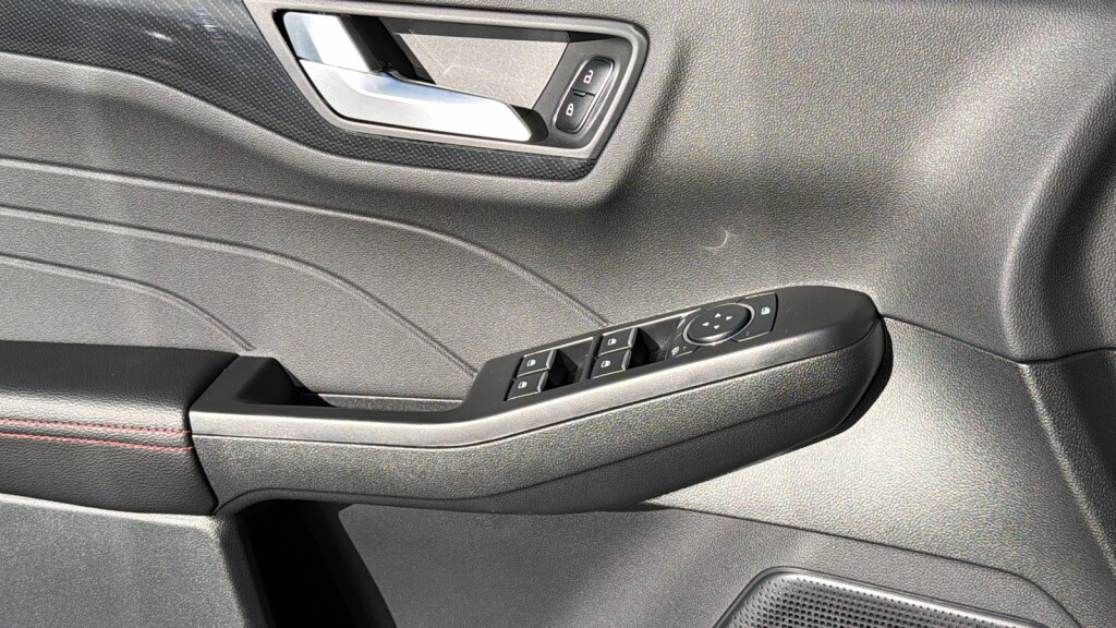 2026 Ford Escape ST-Line - Photo 22