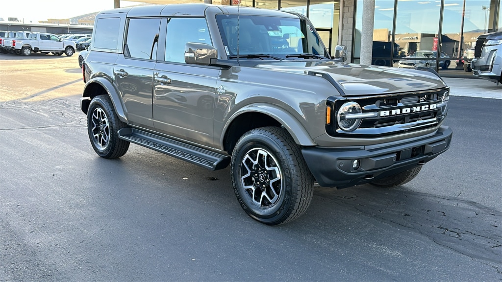 2025 Ford Bronco 4-Door Outer Banks's photo
