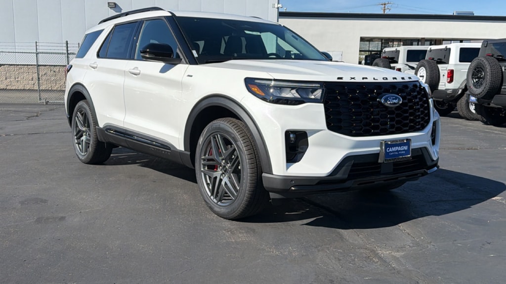 2026 Ford Explorer ST-LINE 4WD's photo