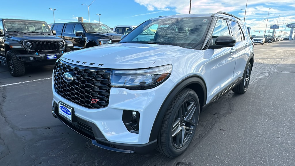 2026 Ford Explorer ST - Photo 7