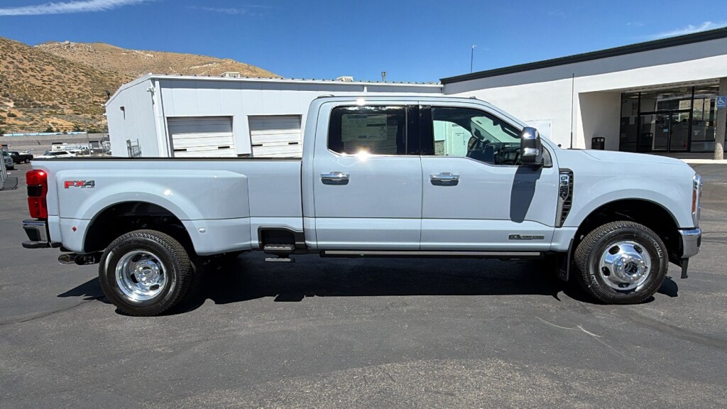 New 2026 Ford Super Duty F-350 Lariat