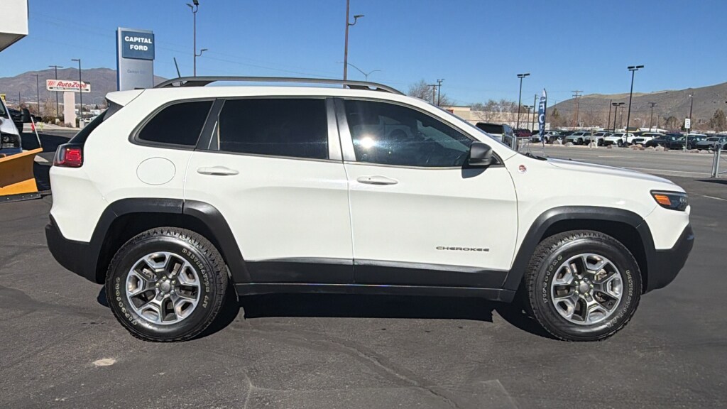 Used 2019 Jeep Cherokee Trailhawk 4X4 Sport Utility