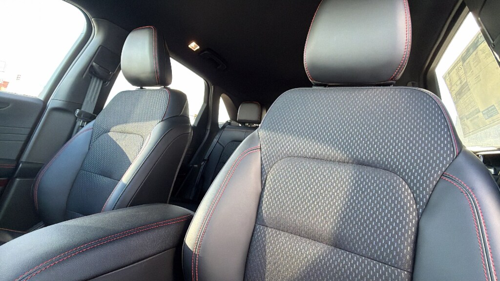2026 Ford Escape ST-Line - Photo 11