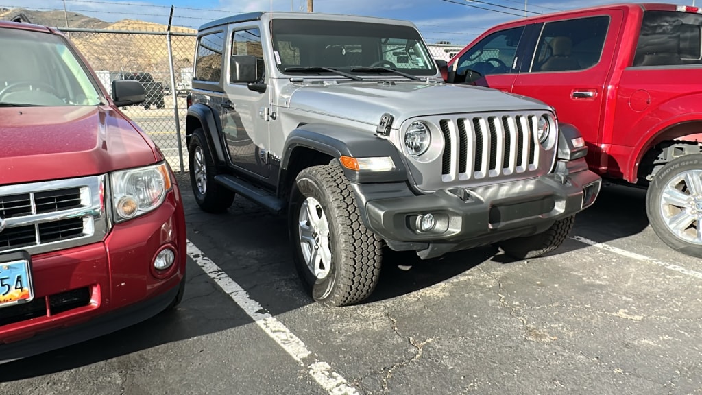 2020 Jeep Wrangler Sport's photo