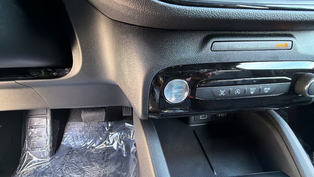 2026 Ford Escape ST-Line - Photo 17
