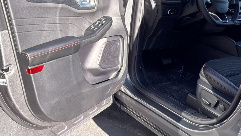 2026 Ford Escape ST-Line - Photo 23