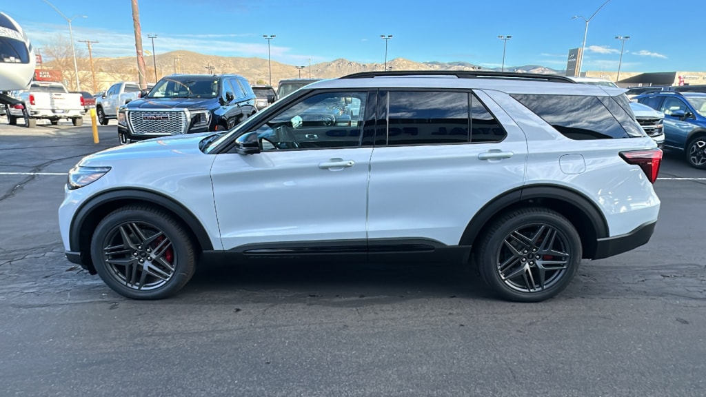 2026 Ford Explorer ST - Photo 6