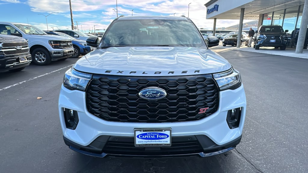 2026 Ford Explorer ST - Photo 8