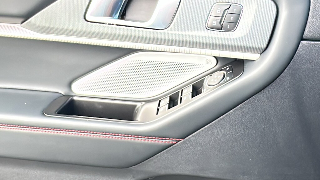 2026 Ford Explorer ST - Photo 22