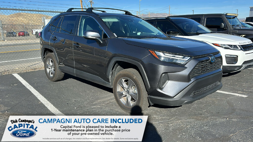 2024 Toyota RAV4 XLE's photo