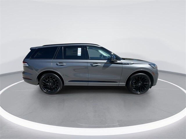 2025 Lincoln Aviator Reserve photo 2