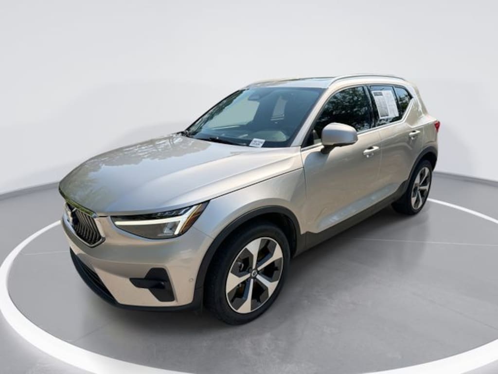 Used 2024 Volvo XC40 B5 Plus Bright Theme SUV