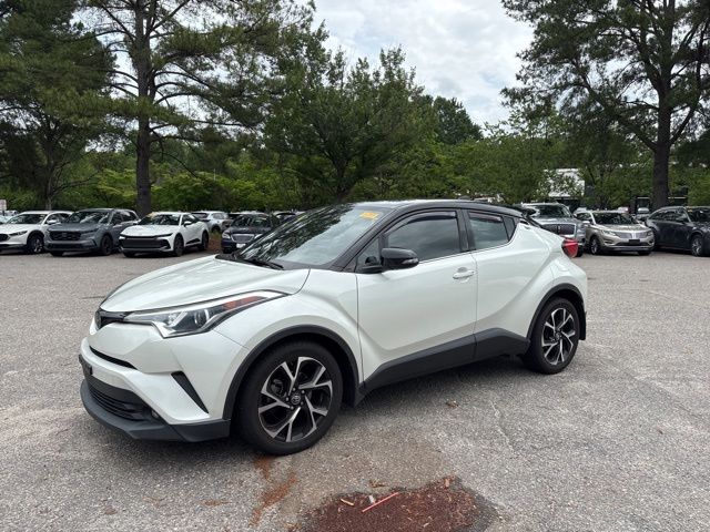 2019 Toyota C-HR Limited's photo